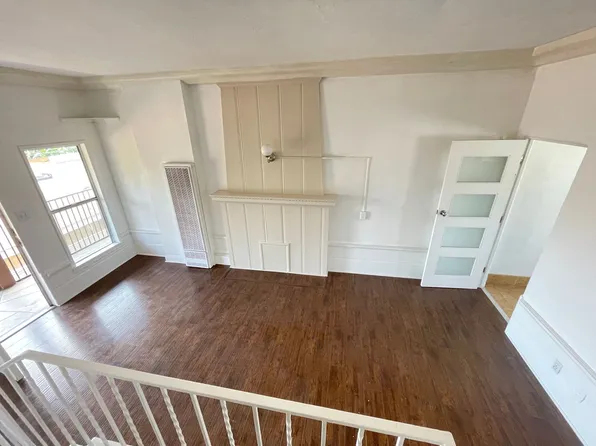 Arlington Modern Retro Studio, 1706 Arlington Ave APT 10, Los Angeles, CA 90019