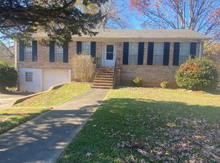 4 Royal Coach Cir, Bessemer, AL 35022