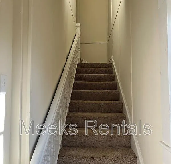 506 2nd St #A — Photo 2