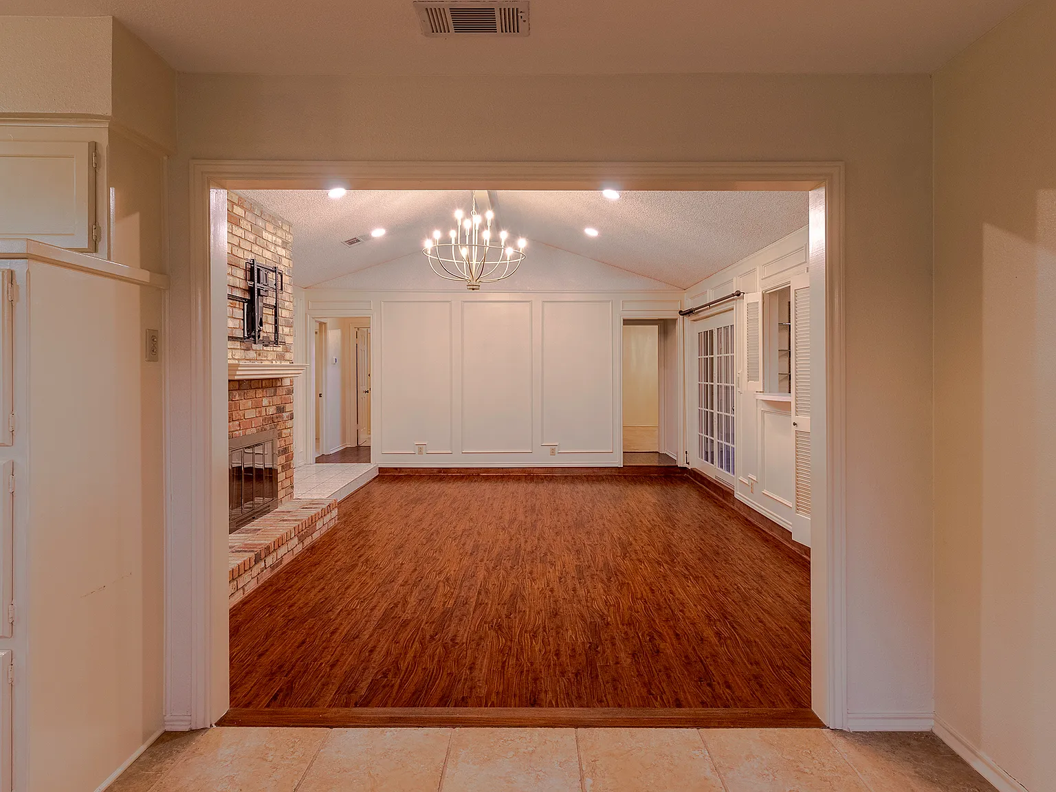 3 bed, 2214 sqft, $2,550 — Photo 4