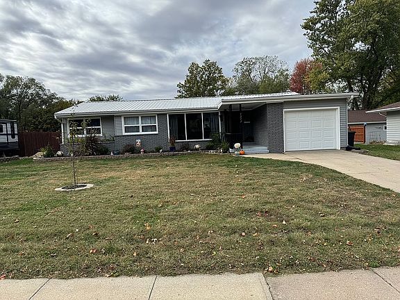 2nd image of 1211 Roosevelt Dr