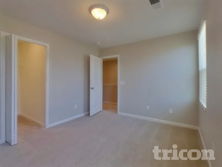 120 Castlebrook Dr — Photo 15