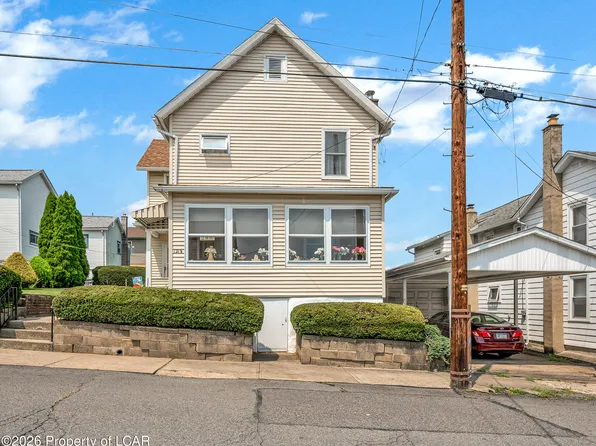 121 1/2 Vine St, Pittston, PA 18640