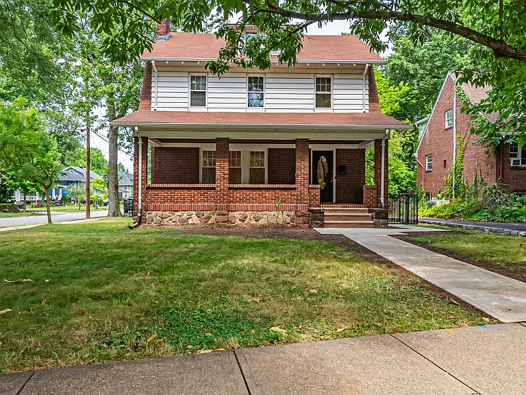 26 Glenwood Ave — Photo 28