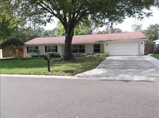 1521 Highcrest Cir, Valrico, FL 33596