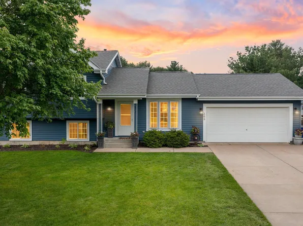 208 Evergreen Dr, Somerset, WI 54025