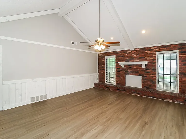 6708 Henredon Dr — Photo 5