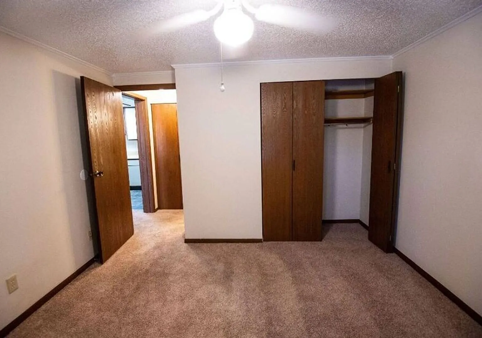 First floor, 1 BR with new appliances! — Photo 3