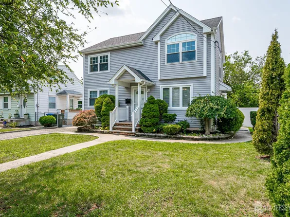 3 N Smith St, Avenel, NJ 07001