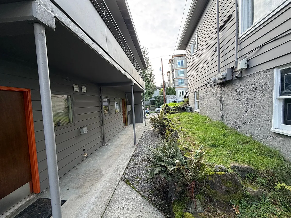 Building Photo - 310 N 72nd St #A