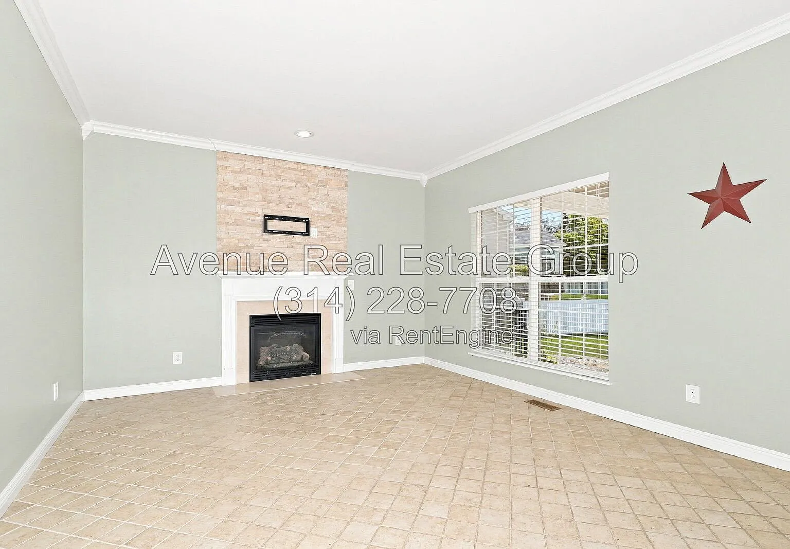 4 bed, 4.0 bath, 3472 sqft, $3,995 — Photo 4