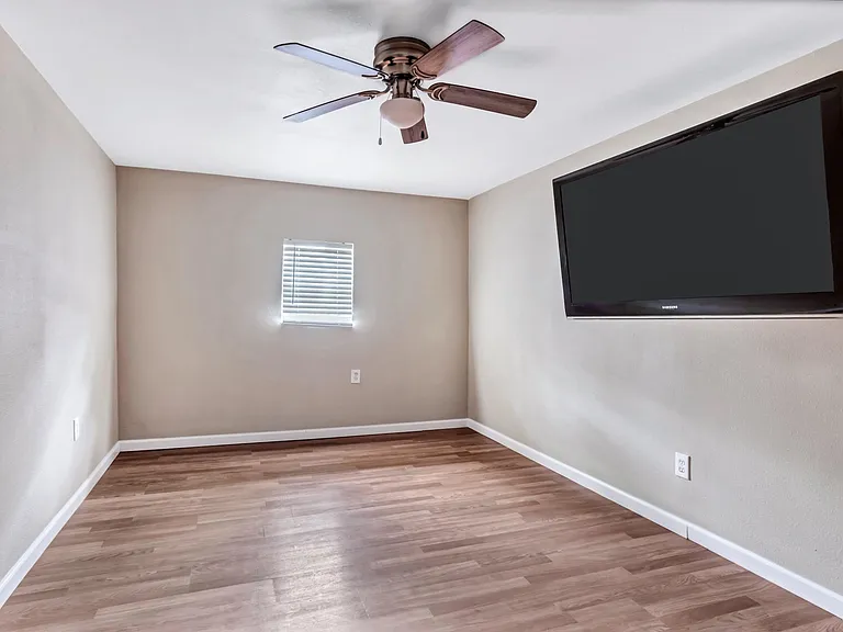 2355 Longhorn St — Photo 5