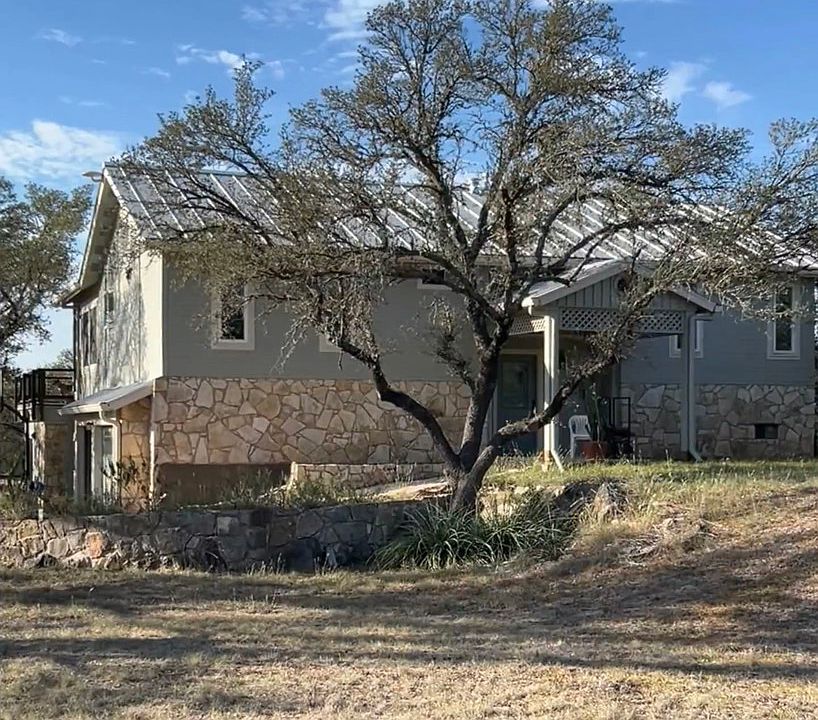 1st image of 143 Oak Ln