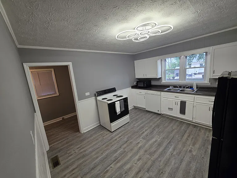 500 Blair St — Photo 10