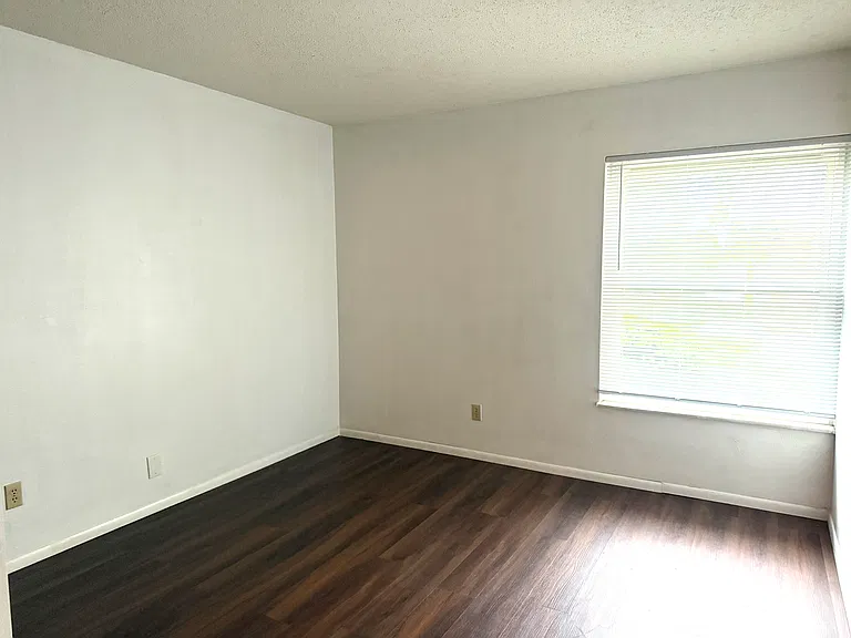 9814 Greenery Ln #D — Photo 6