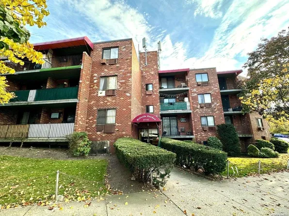 57-45 74th Street #309, Middle Village, NY 11379