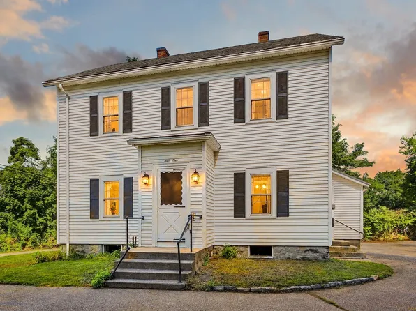 51 Underwood Ln, Middletown, RI 02842