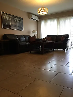 Rented by Metroline Realty | media 30