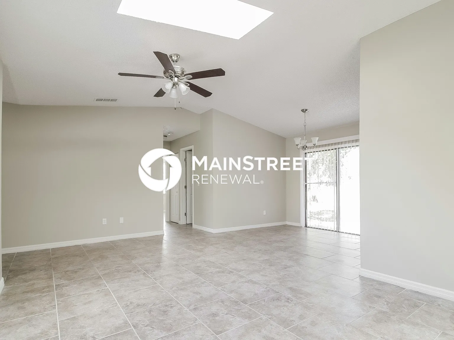 1072 Genesee Ave SE — Photo 3