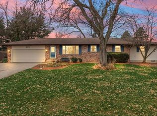 2731 N Lakeview Dr, Warsaw, IN
