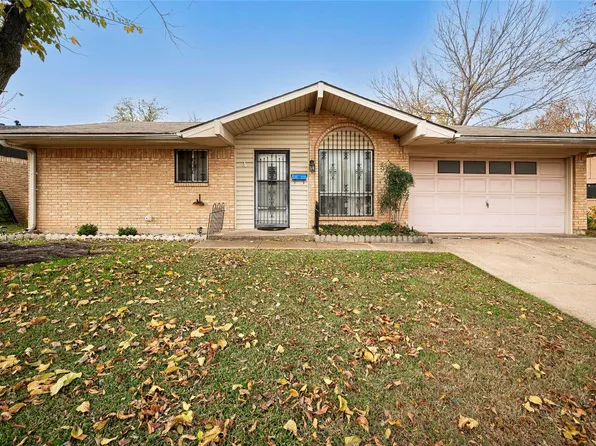 1814 Elmwood Ln, Carrollton, TX 75006