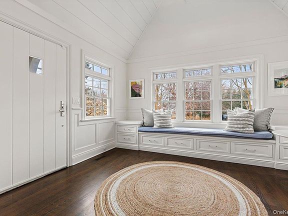 2nd image of 2 Cowles Avenue