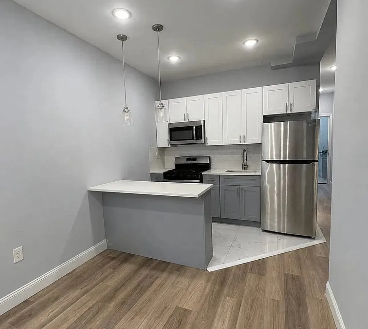 3 bed, $2,400 — Photo 1
