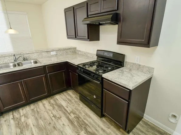 11943 Munich Dr, Houston, TX 77044