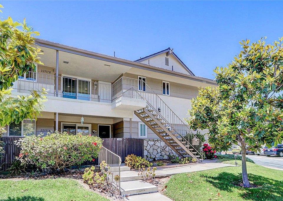 1st image of 22937 Nadine Cir Unit B