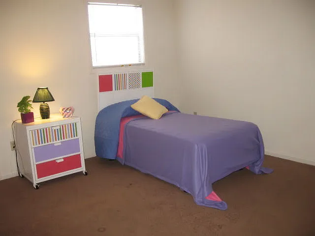 Bedroom_03212013