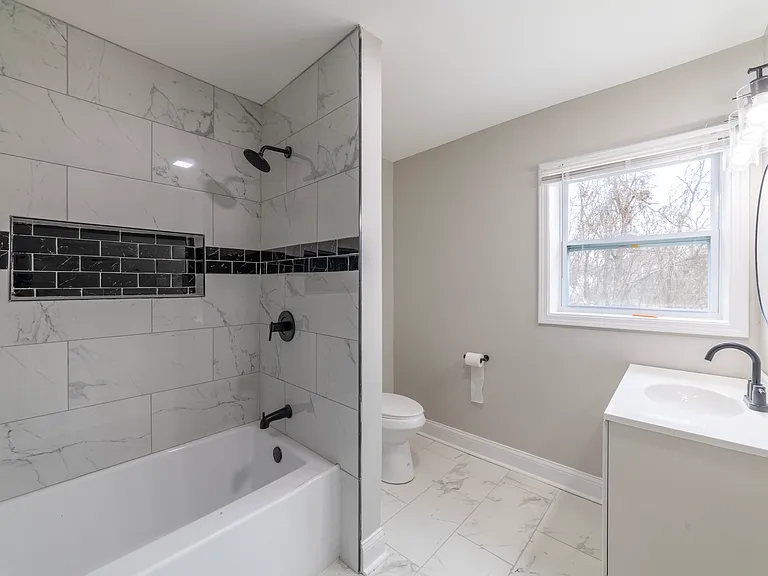 2545 Polk St — Photo 16