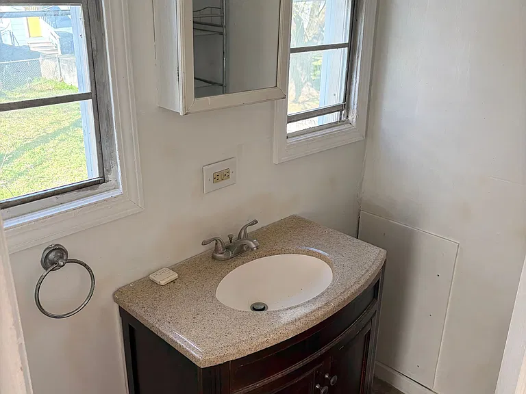 148 E Herndon St #148 — Photo 8