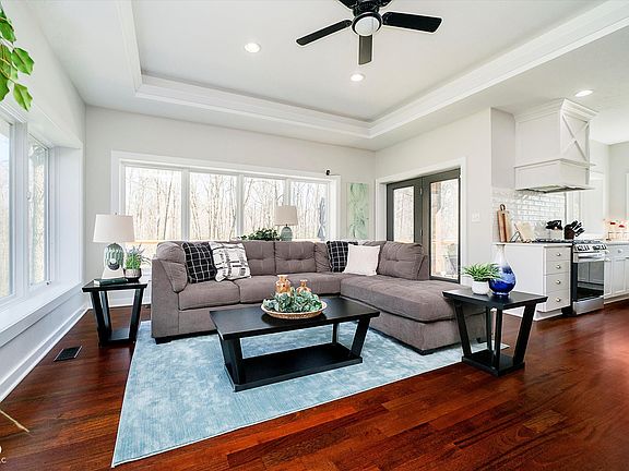 5th image of 534 1/2 Amos Dr