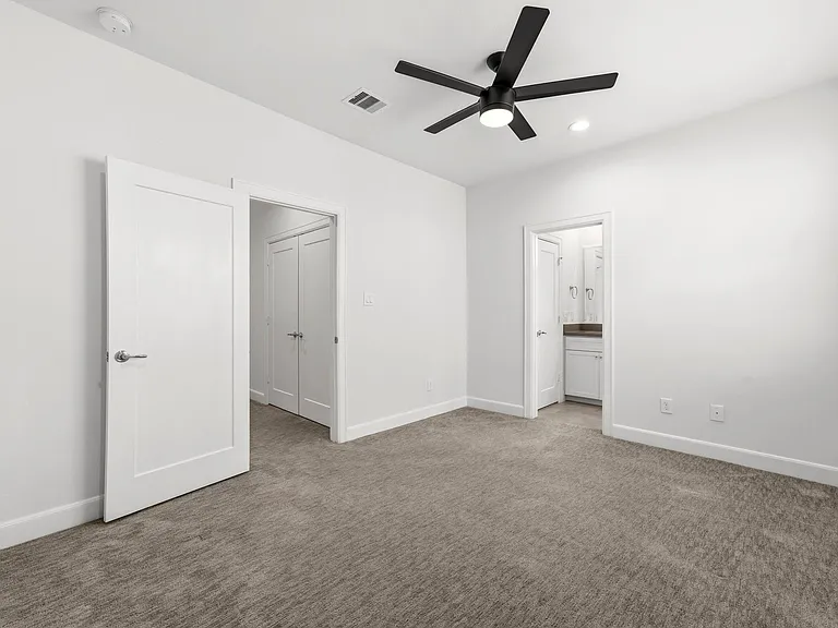1047 Timbergrove Yards Ln — Photo 32