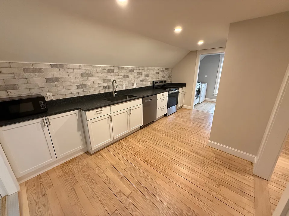 53 Main St #B