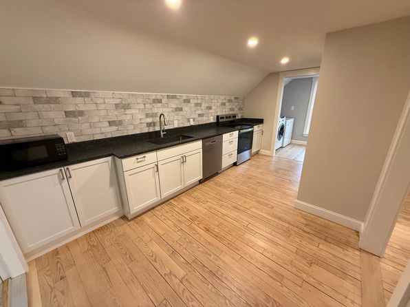 53 Main St #B