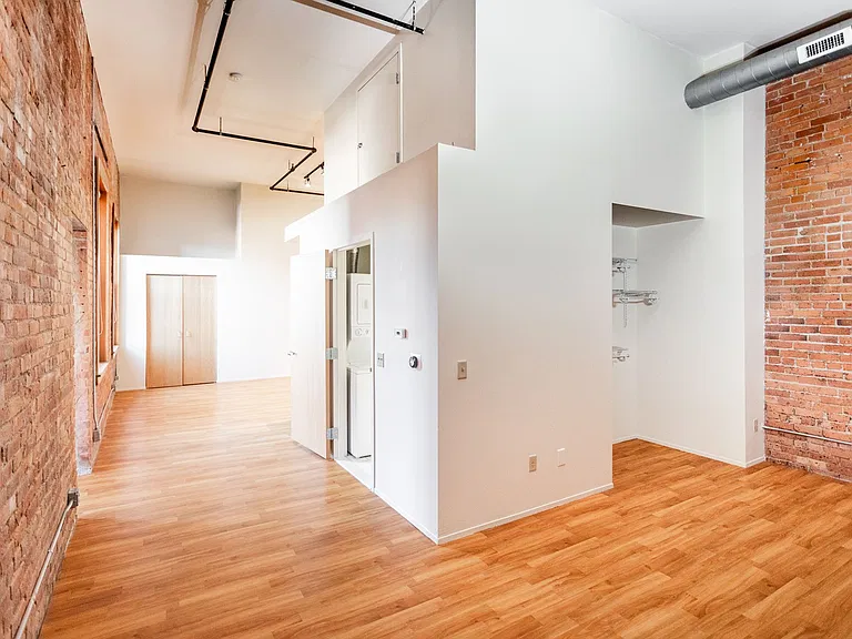 The Lofts at New Amsterdam — Photo 2