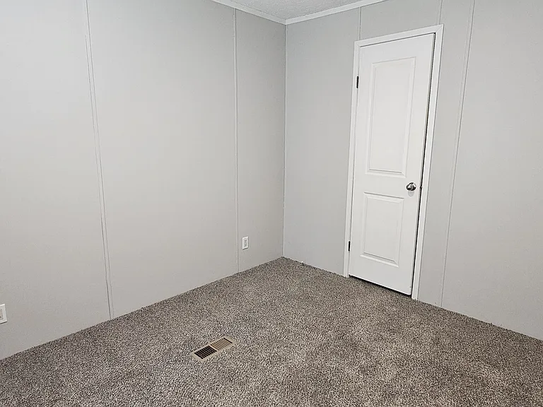 131 Redwood — Photo 9