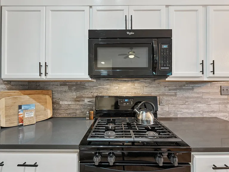 1620 Rosewood Ct — Photo 13