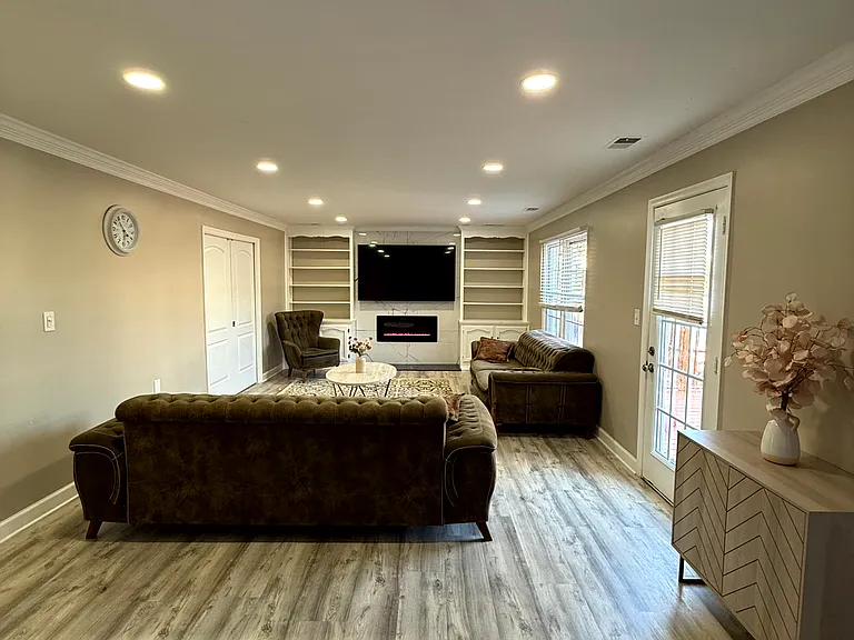 1609 Emmerton Ct — Photo 13
