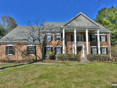 400 Scholar Ct, Franklin Lakes, NJ, 07417
