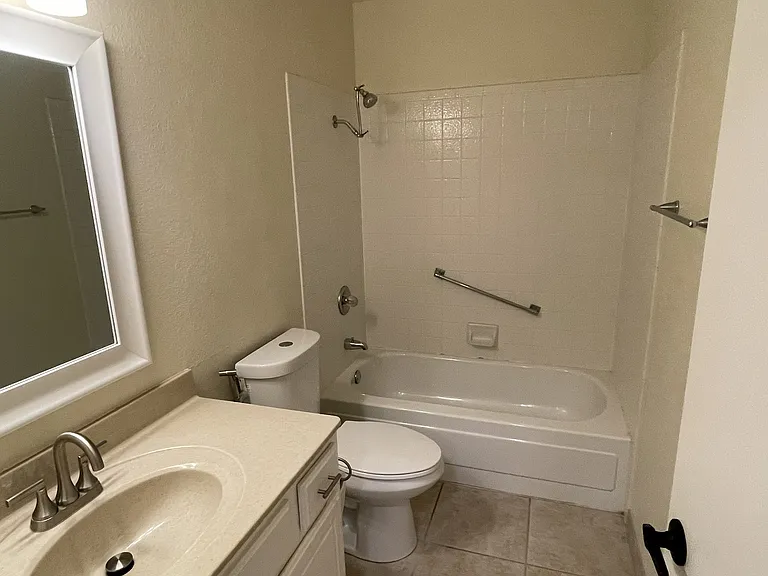 1014 E Michelle Dr — Photo 19
