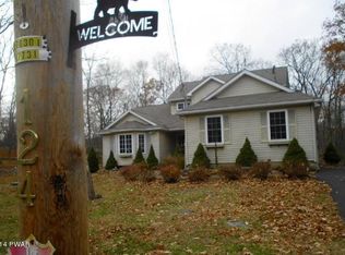 124 Cardinal Dr, Bushkill, PA 18324