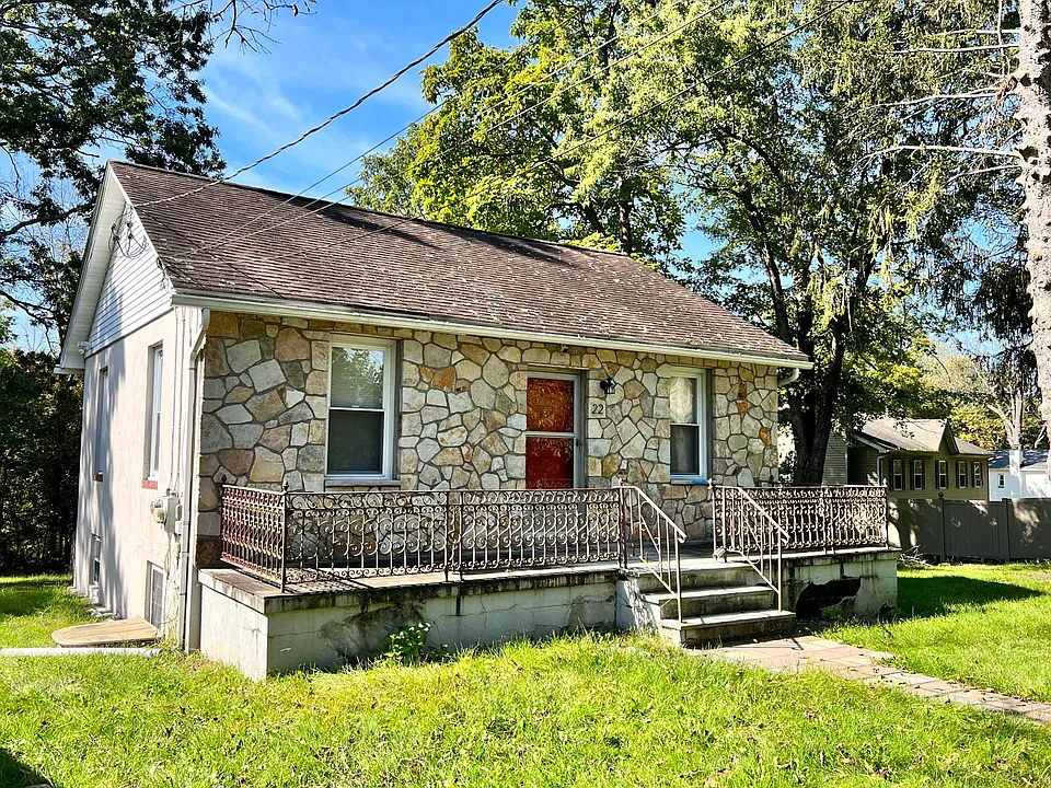 22 John St #1