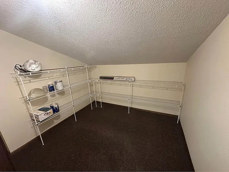1083 NW Greenwood St #1083 — Photo 3