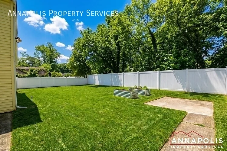 1027 Springhill Way — Photo 23