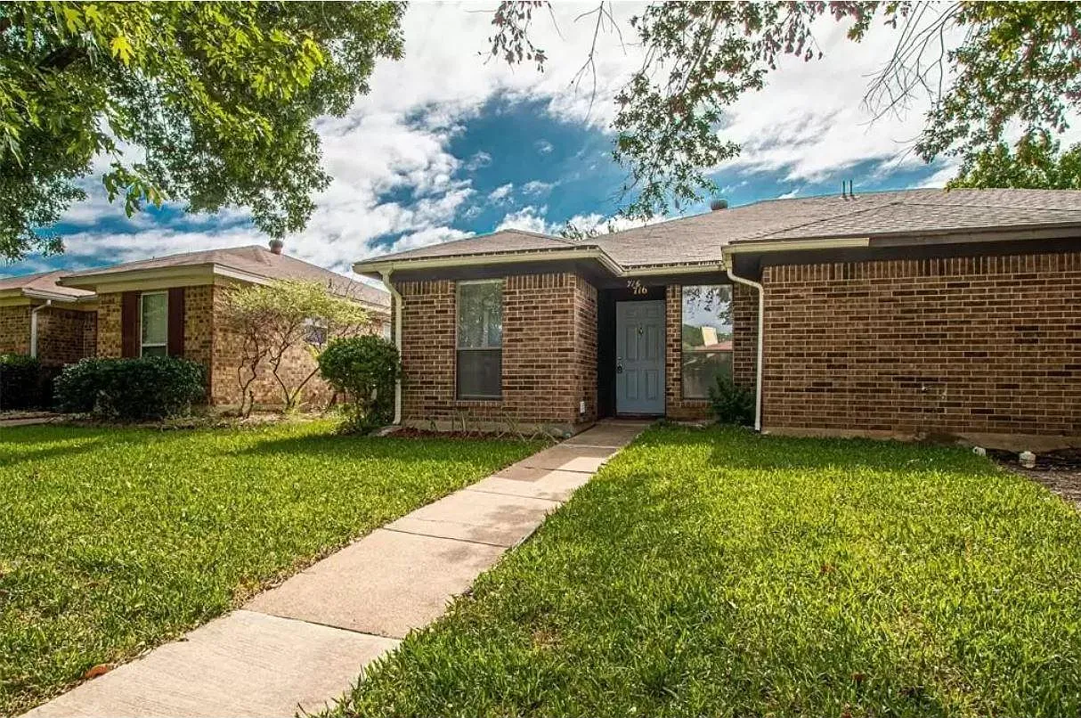 2 bed, 1116 sqft, $1,950 — Photo 1