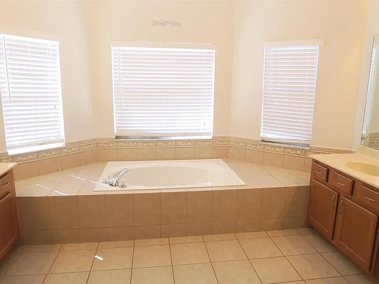 2906 Sweetspire Cir — Photo 16