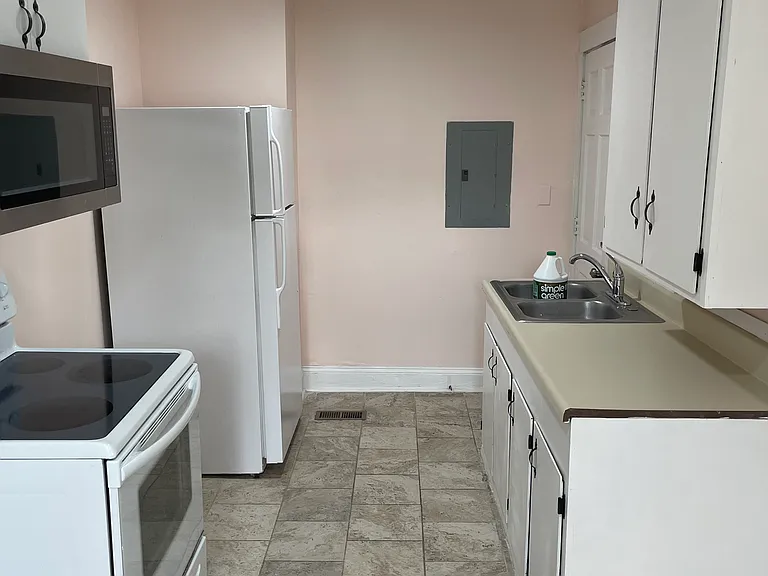 425 Grandin Rd #3 — Photo 5