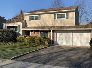 61 Lent Dr, Plainview, NY 11803